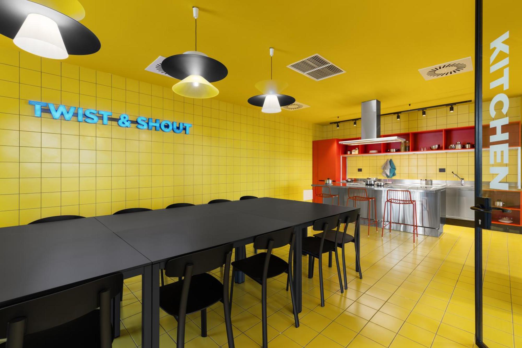 Cx Milan Nom Hostel Luaran gambar