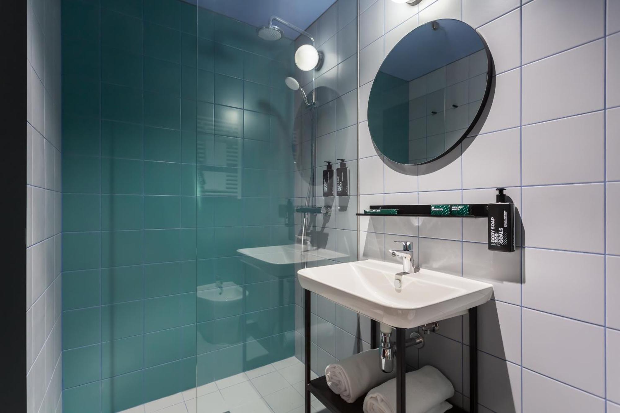 Cx Milan Nom Hostel Luaran gambar