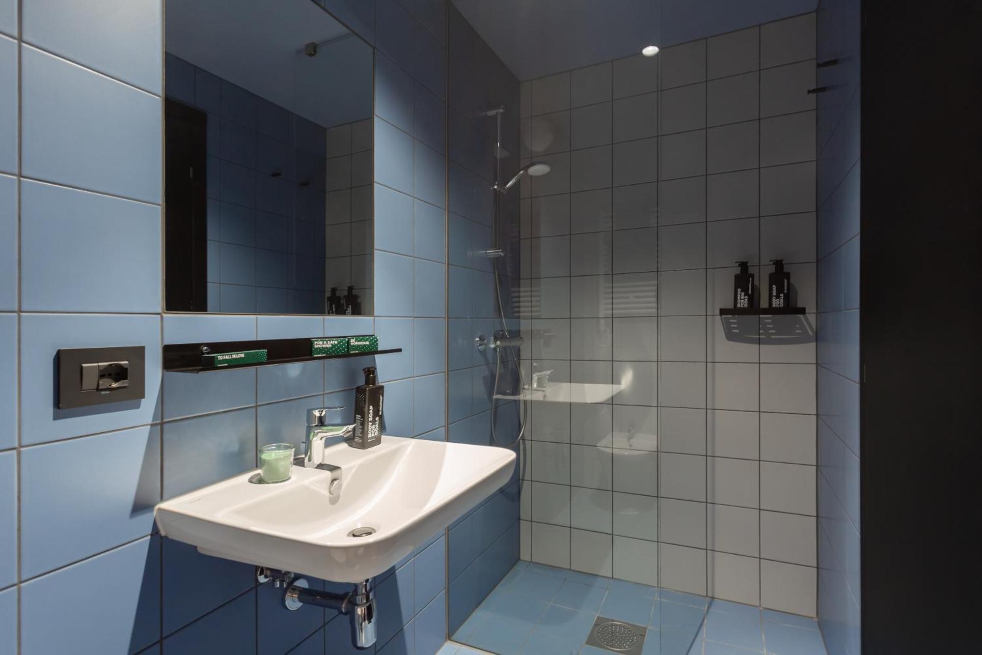 Cx Milan Nom Hostel Luaran gambar